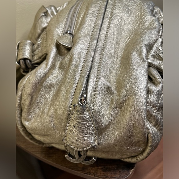 WIN THIS FOR $3!! Vintage Chanel Feather Weight Bowling Quilted Leather Bag - Picture 2 of 11